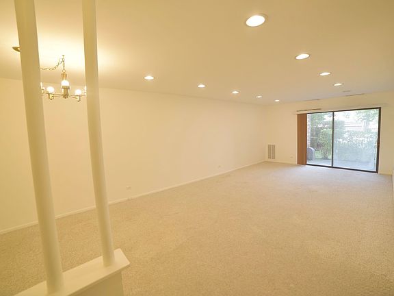 4th image of 2150 Valencia Dr APT 106