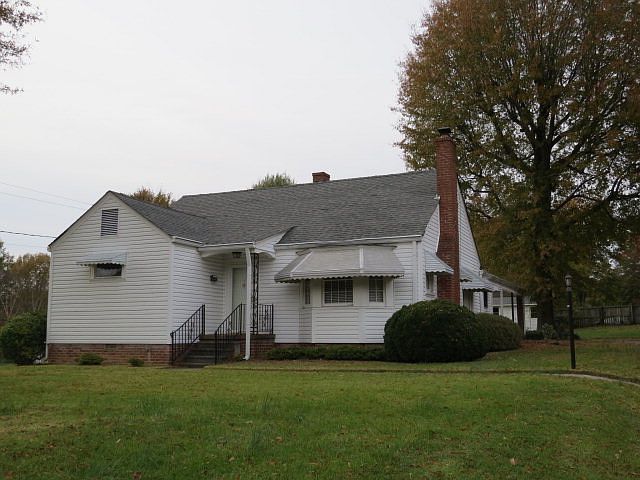 1st image of 1430 Richardson Dr