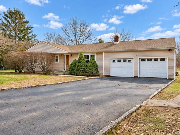 270 Old Commack Road, Kings Park, NY 11754
