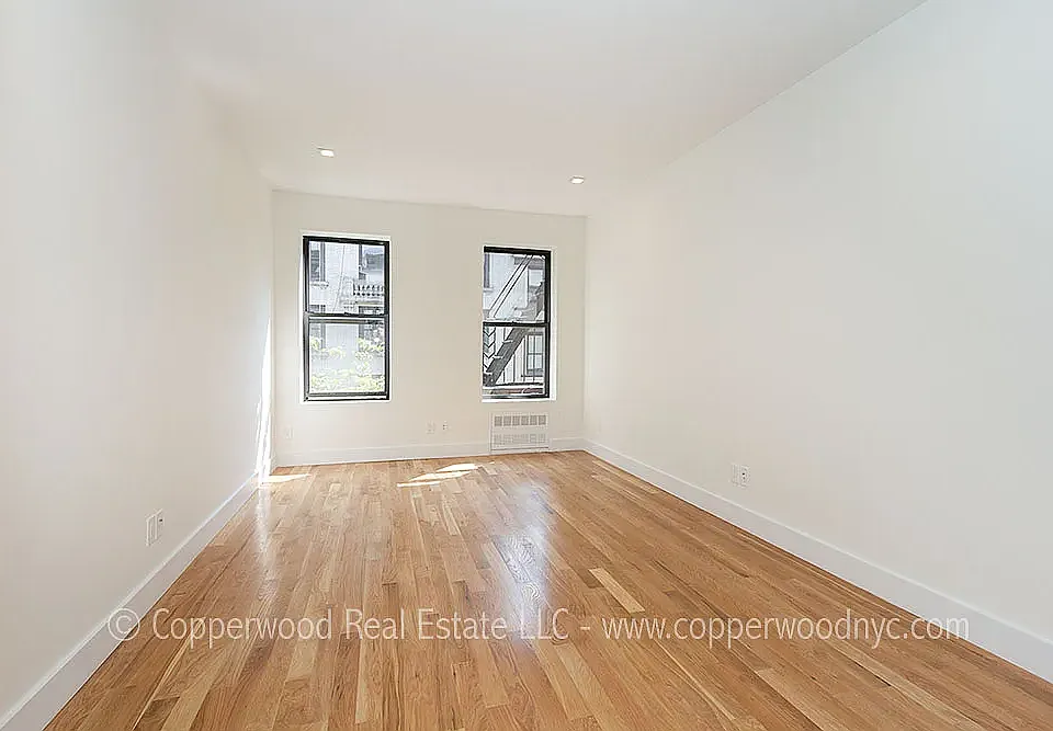 121 E 82nd St #16