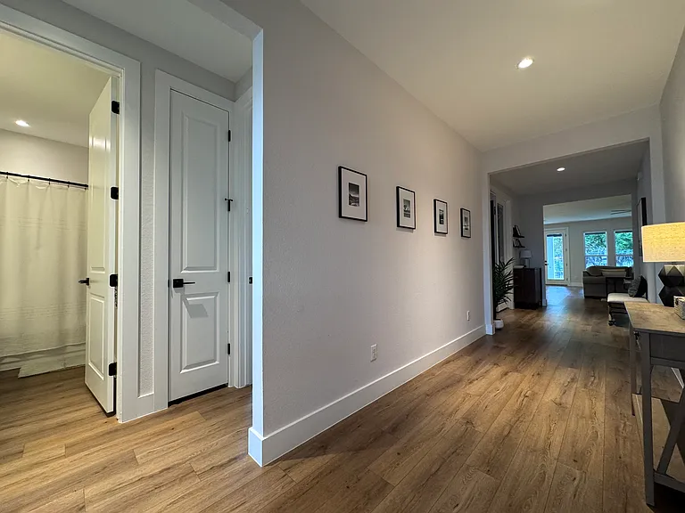 808 Dayridge Dr — Photo 2