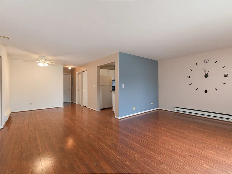 425 Berkshire Dr #16 — Photo 4