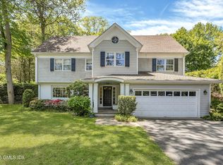 4 Bramble Ln, Riverside, CT 06878