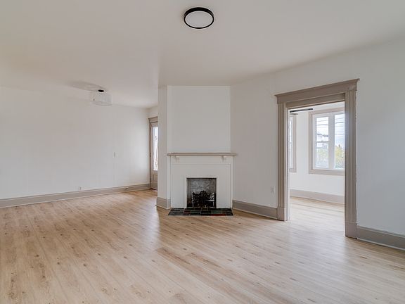 5th image of 3955 Elsmere Ave APT 1