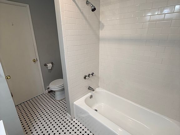 3rd image of 4 Farview Ave Unit 13