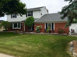 15353 Reeck Rd, Southgate, MI 48195