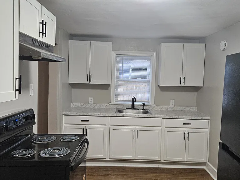 1044 George Washington Hwy N — Photo 6