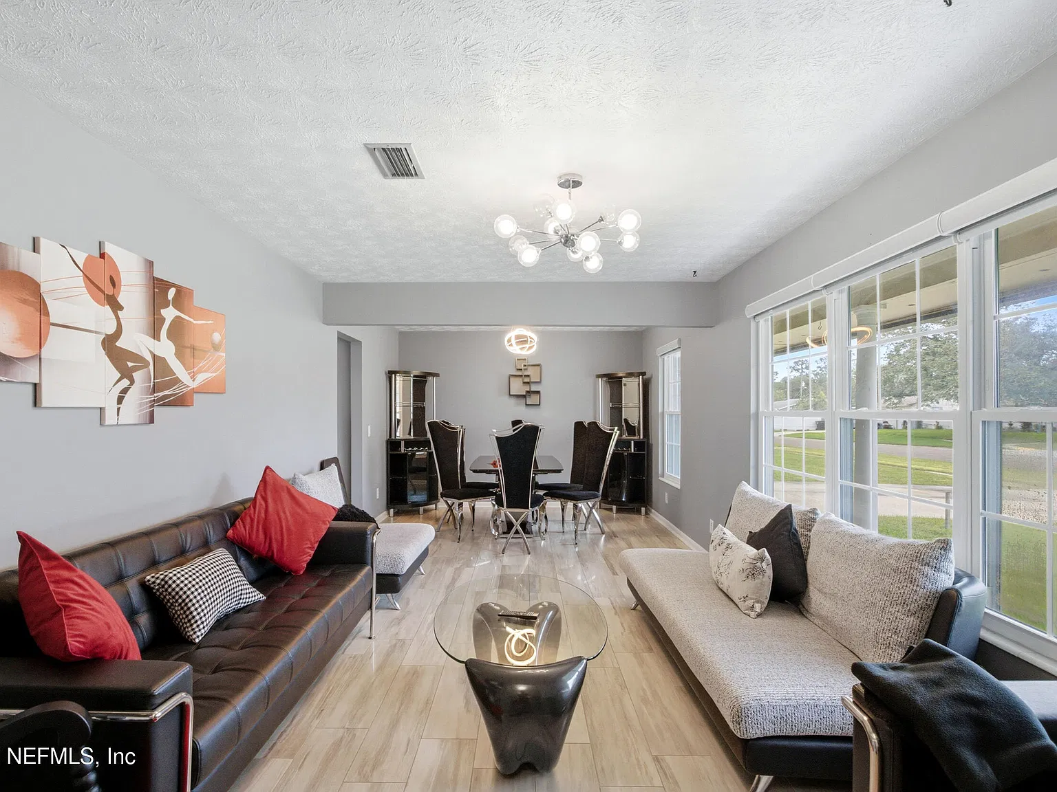 3 bed, 2.0 bath, 1450 sqft, $2,300 — Photo 3
