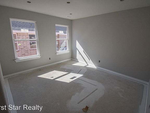 5th image of 909 W Buchanan St #2