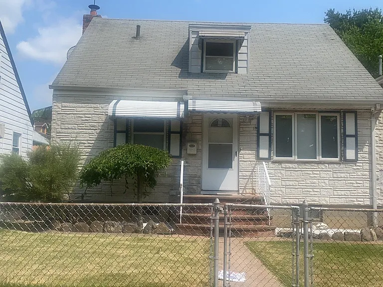 16463 Underhill Ave — Photo 9