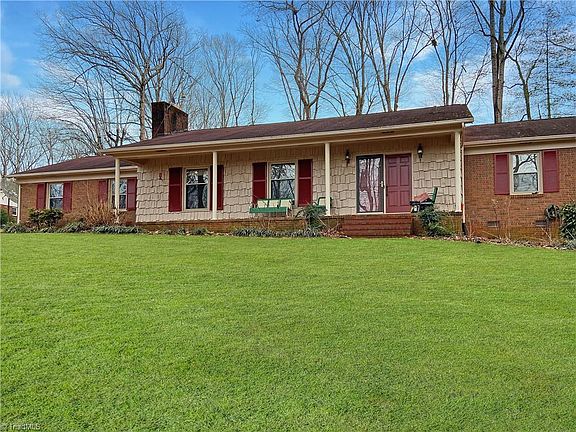 3rd image of 186 Andover Dr