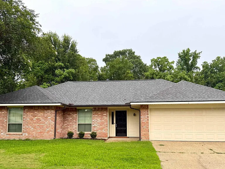 8763 Sharlane Dr — Photo 1