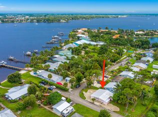 484 SW 11th Ct, Palm City, FL 34990