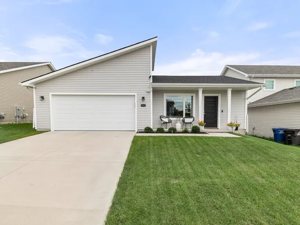 4406 E 44th St, Des Moines, IA 50317