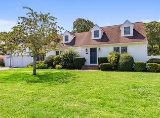 135 Sunrise Ave, Riverhead, NY 11901