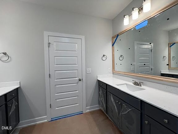 3rd image of 111 Lynn Ln
