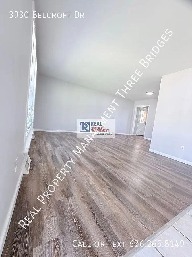 Building Photo - 3930 Belcroft Dr
