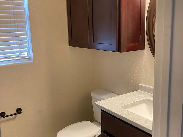 7915 Avellano — Photo 8