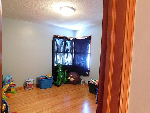 5th image of 111 Park Ave S