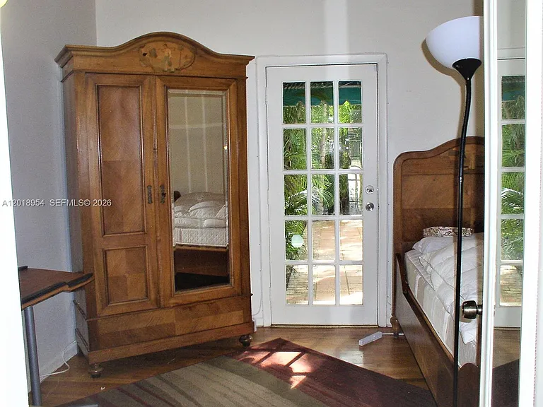 404 Viscaya Ave #404 — Photo 9