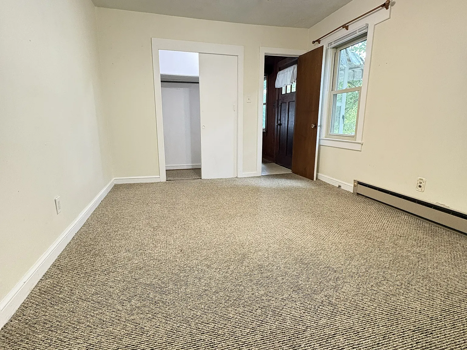 1 bed, 1.5 bath, 750 sqft, $1,075 — Photo 3