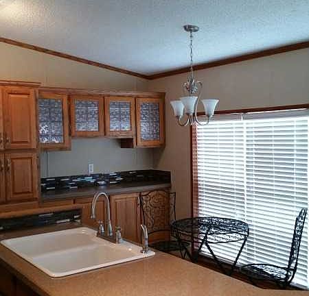 2nd image of 113 N Hawthorn Dr