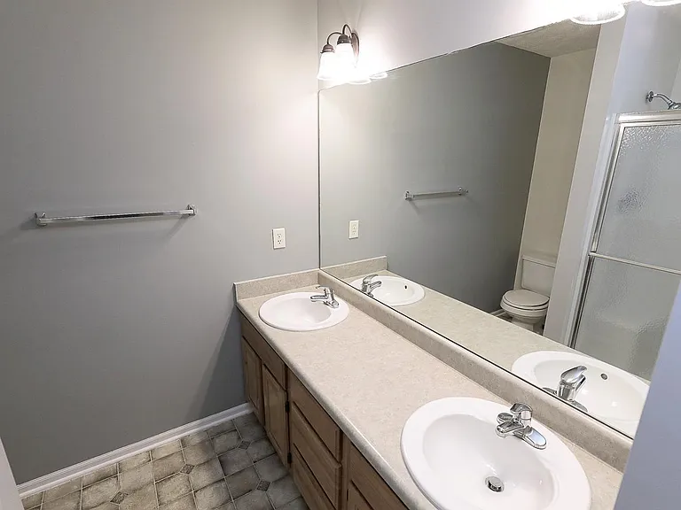8805 Venice Ln — Photo 31