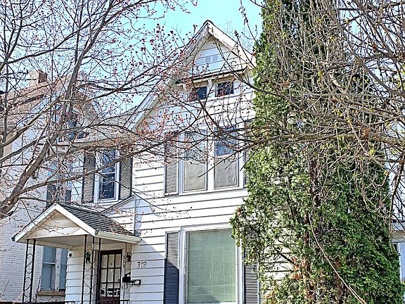4th image of 319.5 Warren St