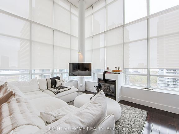 3rd image of 250 Manitoba St SE #728