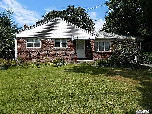 1st image of 15 Teaneck Dr
