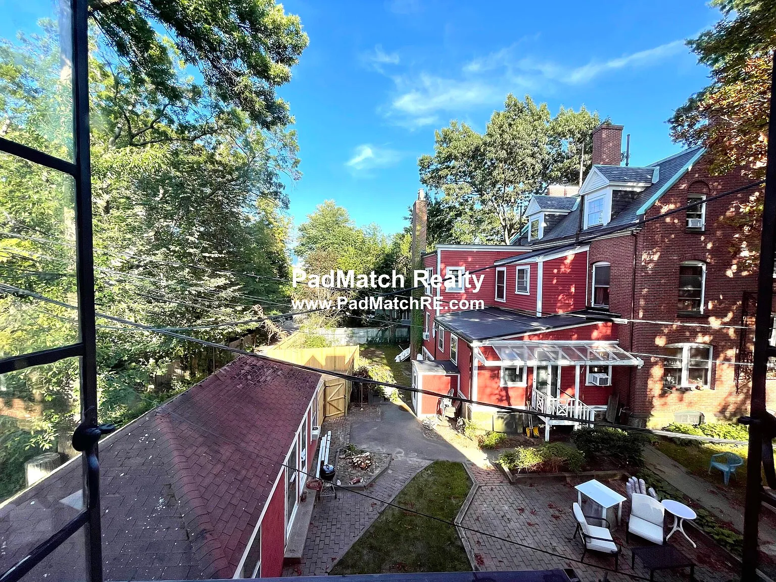 111 Carlton St — Photo 2