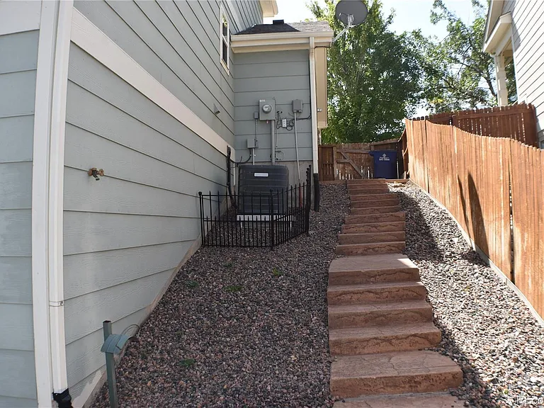 8305 Cedar Chase Dr — Photo 25