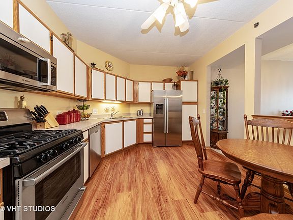 4th image of 3135 Town Square Dr Unit 101