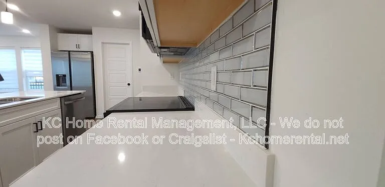 8716 SW Edgewater Dr — Photo 7
