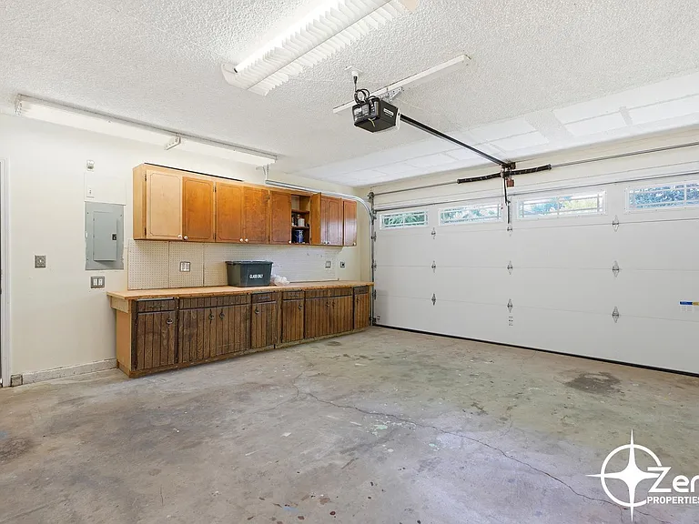 12719 NE 10th Ave — Photo 24