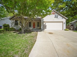 2506 Timber View Dr, Bloomington, IL 61701