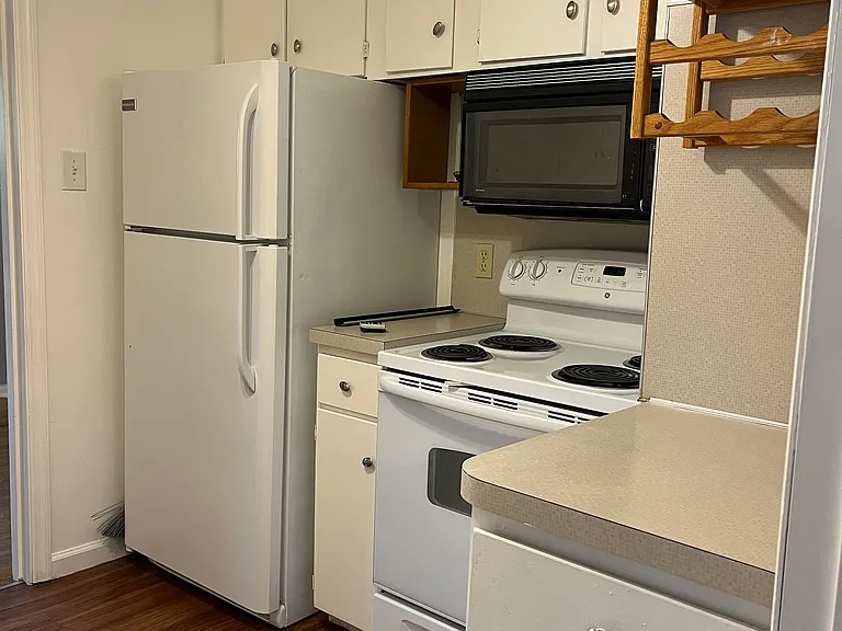 kitchen with range, fridge, dishwasher, microwaved supplied by lessor