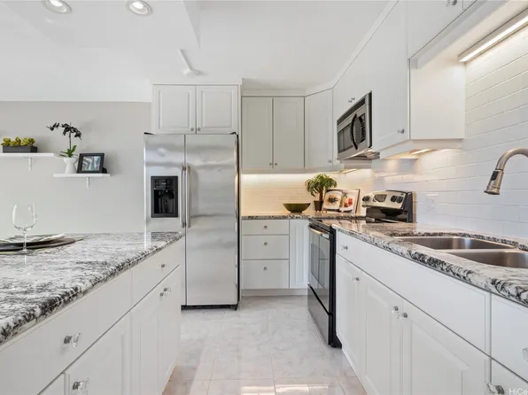 1511 Nuuanu Ave APT 1223, Honolulu, HI 96817