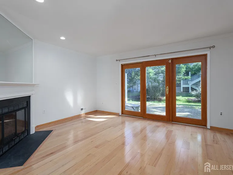 357 Hadleigh Ln — Photo 11