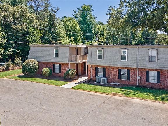 4th image of 3822 Country Club Rd #I