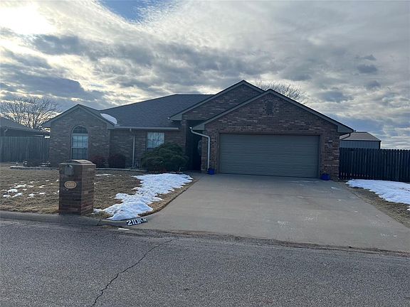 2nd image of 2101 Morris Ln