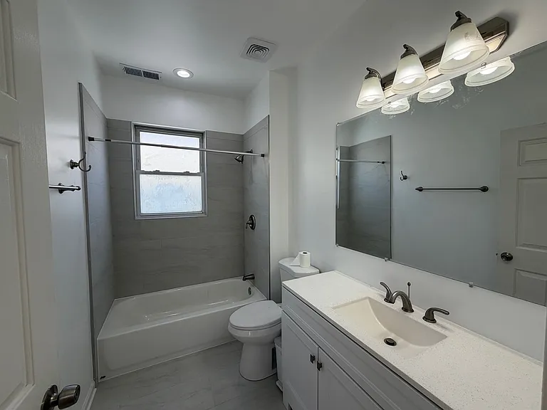 925 S Carpenter St #2F — Photo 7