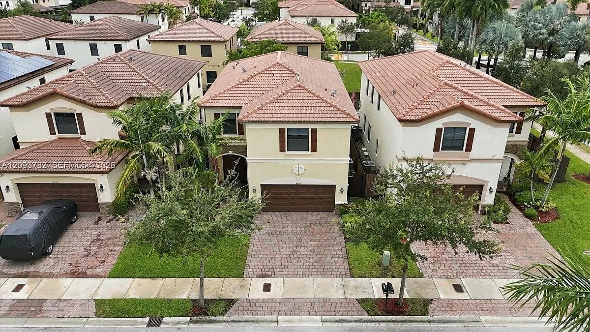 4 bed, 3.5 bath, 2630 sqft, $6,000 — Photo 1