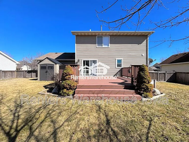 330 NE Cardinal Ln — Photo 17