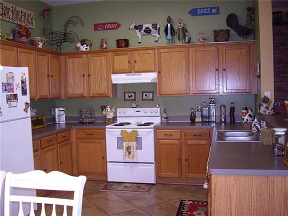 3rd image of 305 Centennial Pl