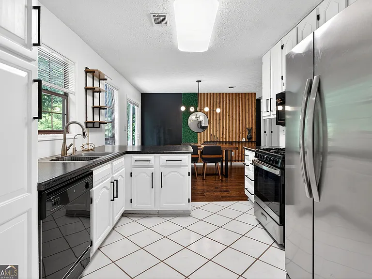 11525 Matthews Trl — Photo 9