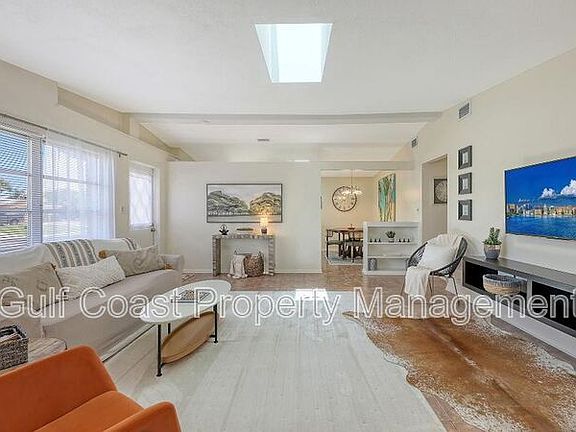 4th image of 2551 Waneta Dr
