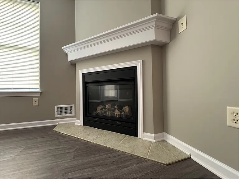 1301 Hill Park Ct — Photo 5