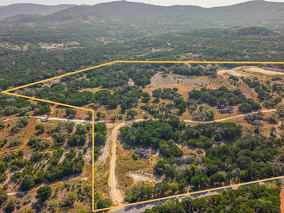 4th image of 1576 Bear Creek Rd