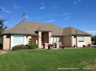 2951 Lucy Ln, Zillah, WA 98953
